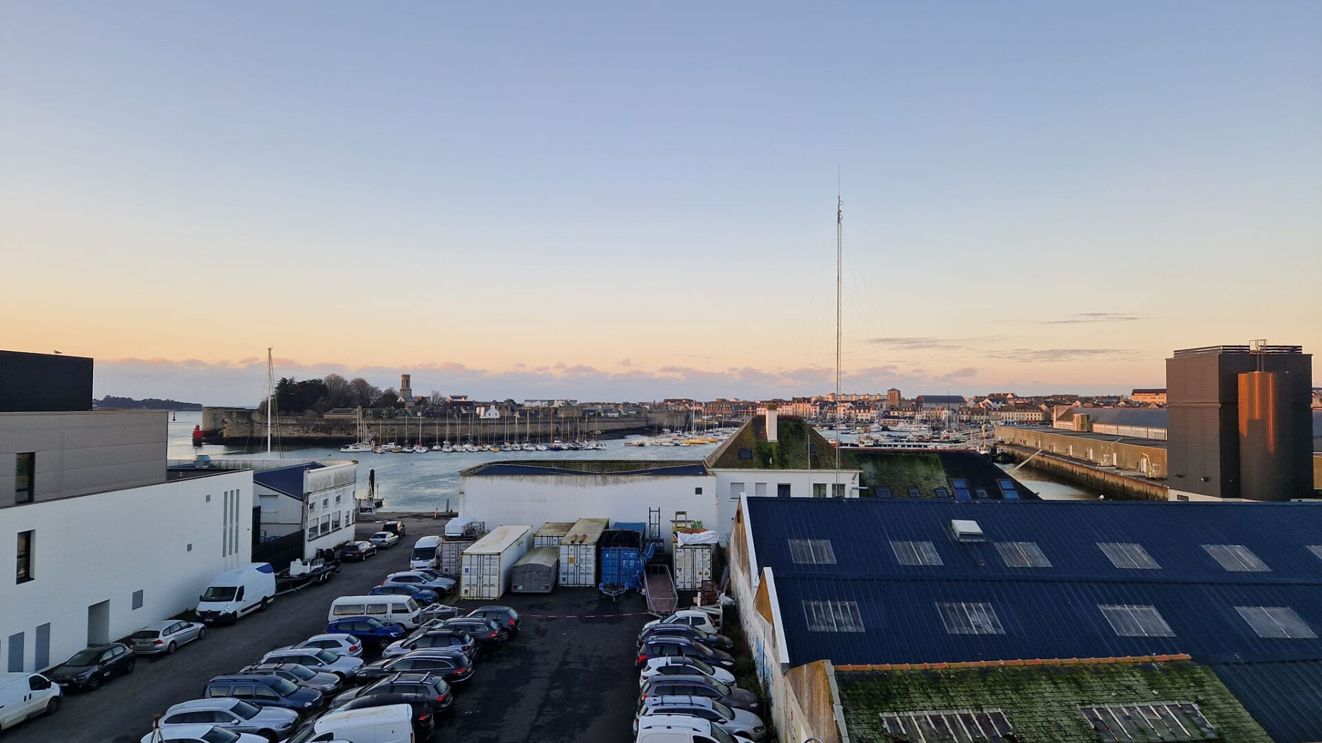 Photo Immeuble Concarneau 4 pièce(s) 700 m2 VUE SUR LE PORT image 2/6