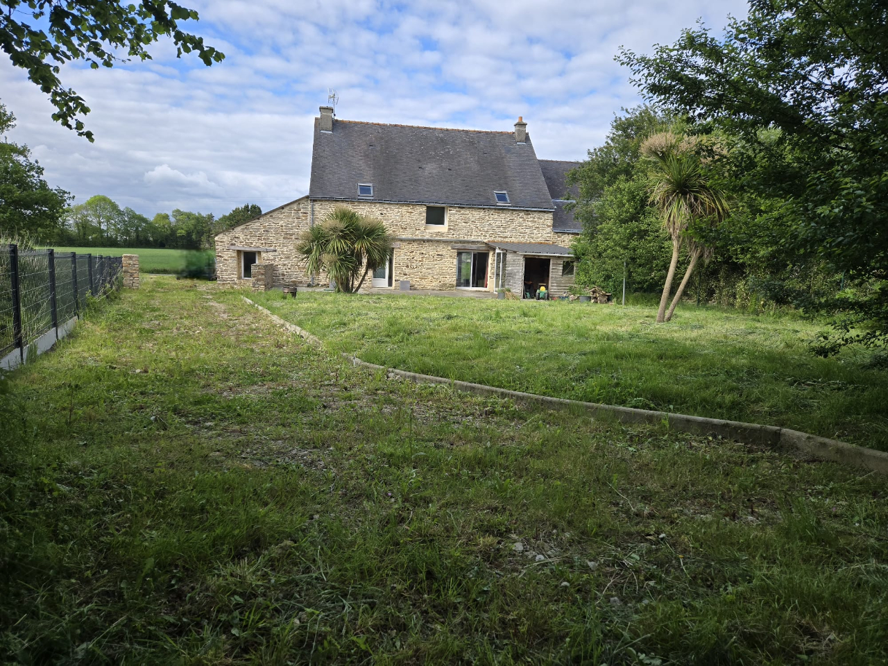 Spacieuse Maison Familiale avec Jardin