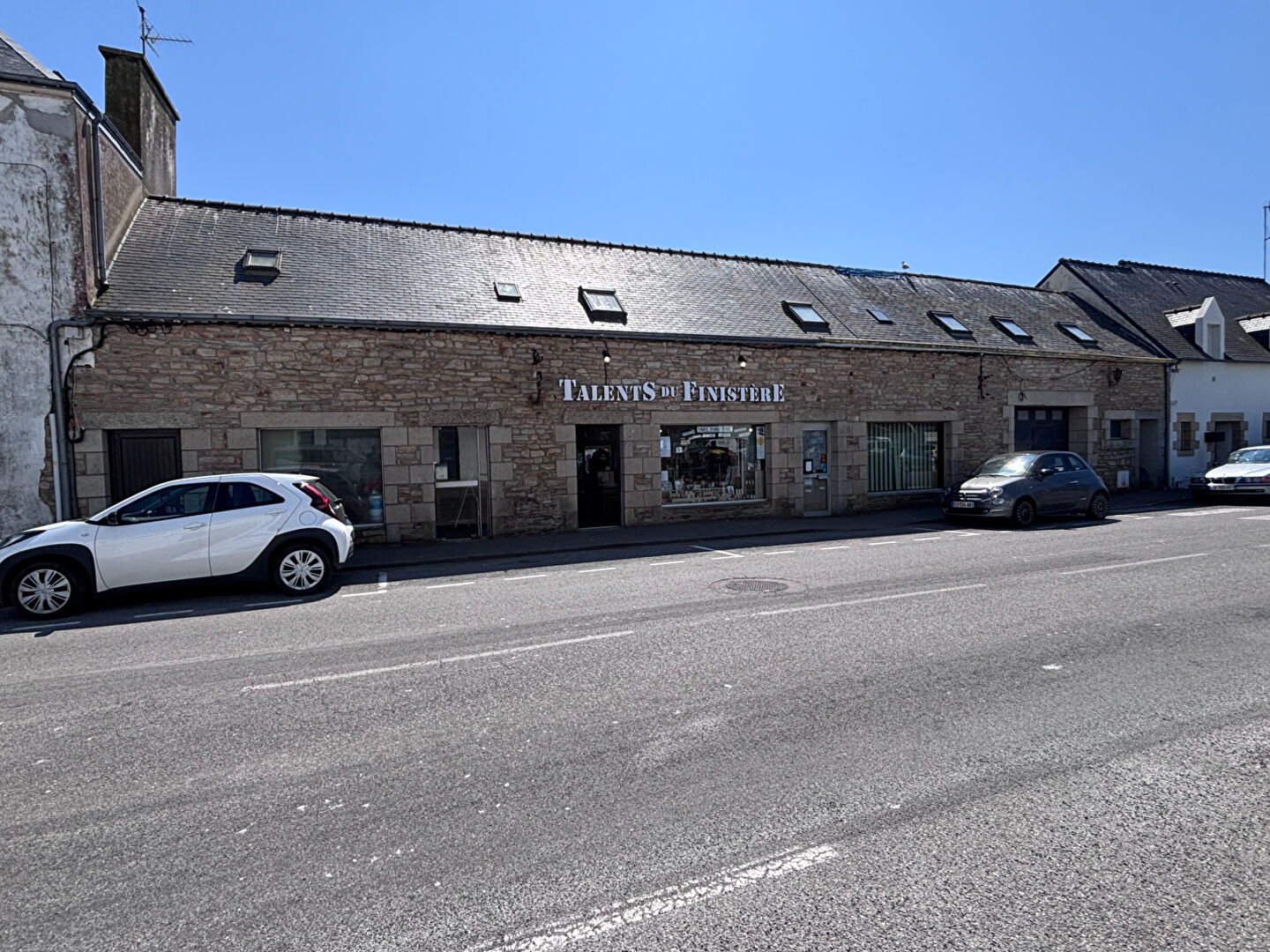 À VENDRE, Bien rare sur le port de Concarneau !
