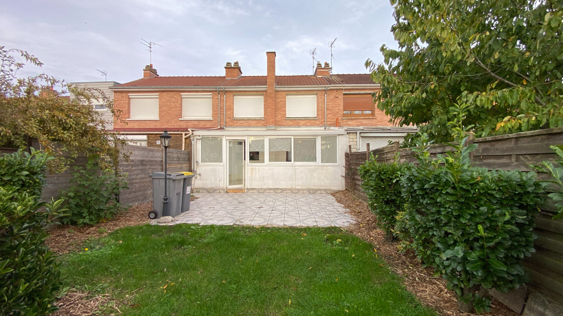 Maison avec jardin en lotissement / n°6974