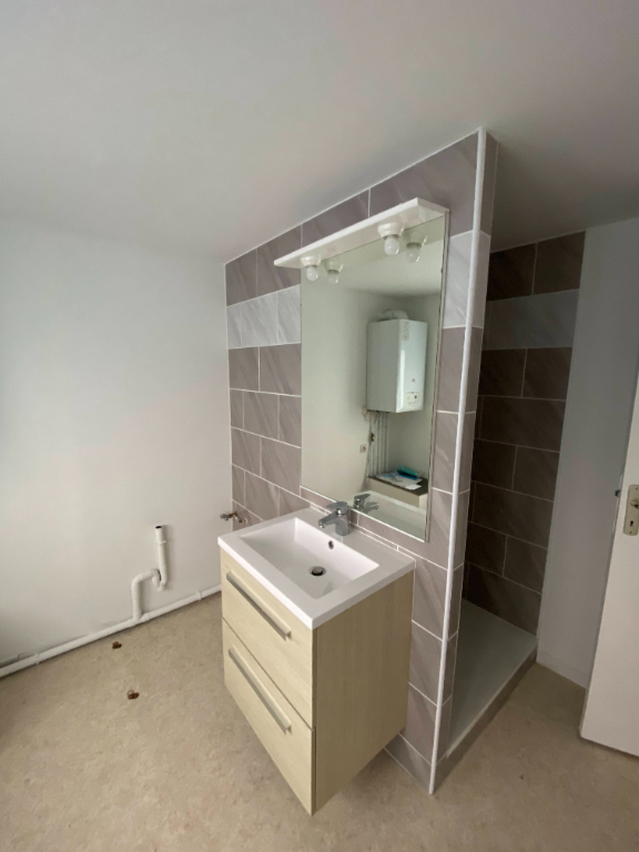 Photo Appartement à louer à Wavrin  / n °6962 image 3/5
