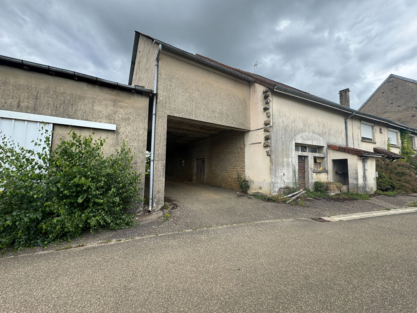 À vendre - Corps de ferme avec grand potentiel - Le Pin (Jura)