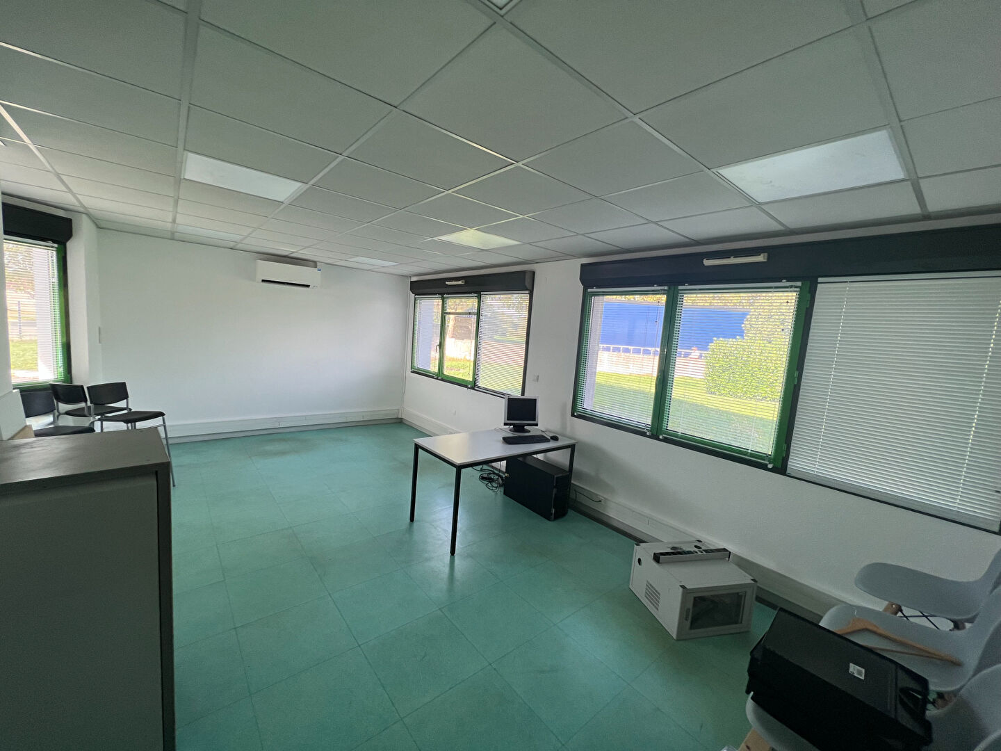 Photo Ensemble de 2 ou 4 bureaux à louer à Vaivre Et Montoille avec parking image 6/6