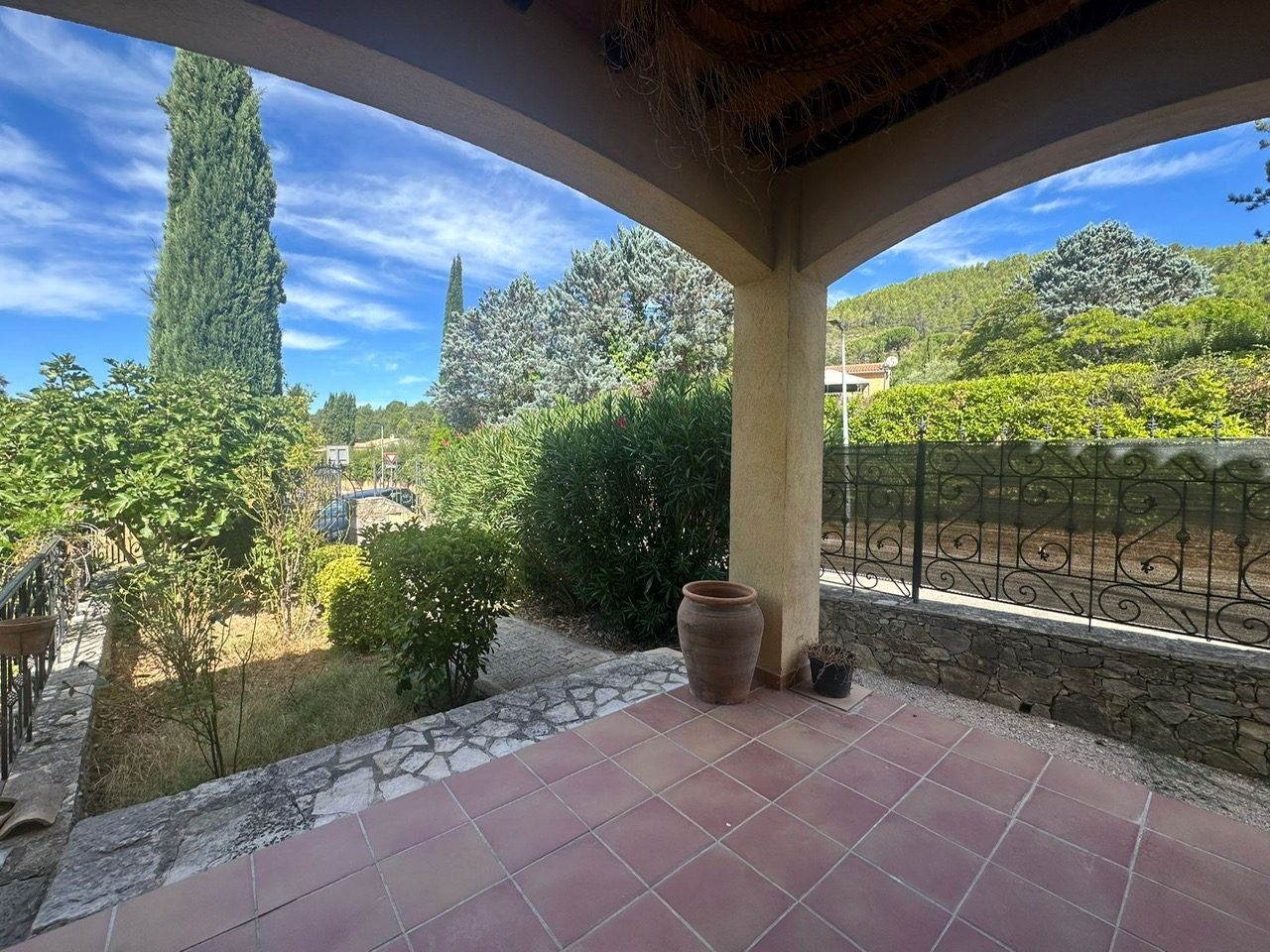 Photo Maison meublée à Vins sur Caramy - 4 pièces, 110 m² image 2/6