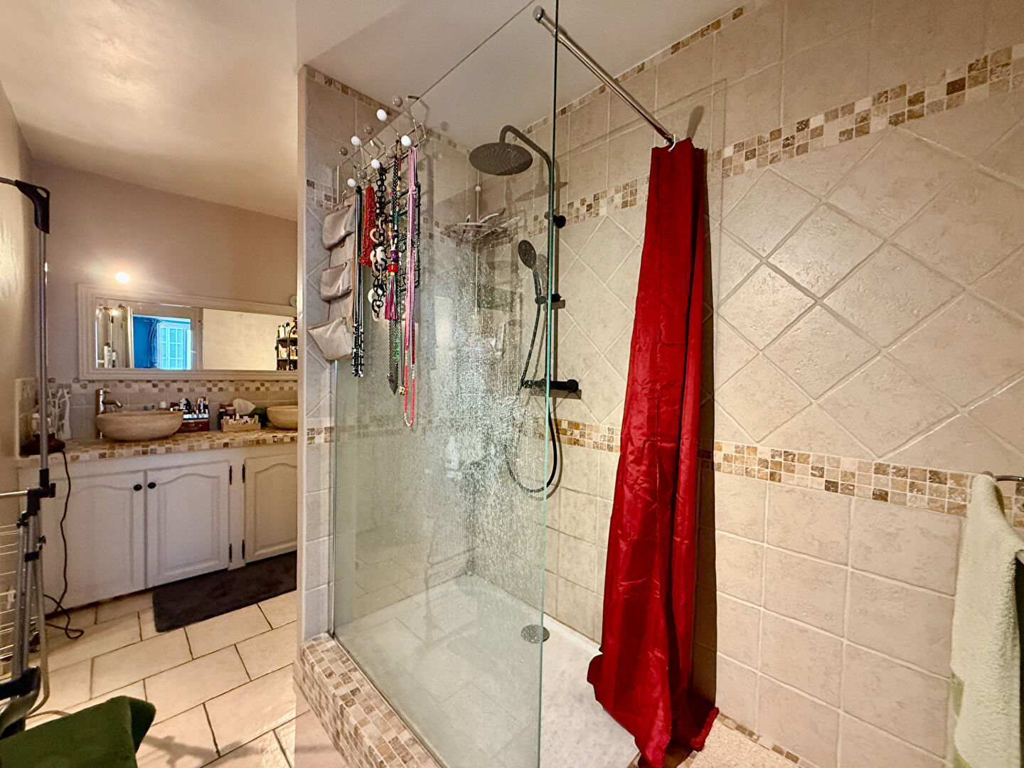 Photo Appartement de type Maison de ville Saint Maximin La Sainte Baume 5 pièce(s) 155.3 m2 image 5/6