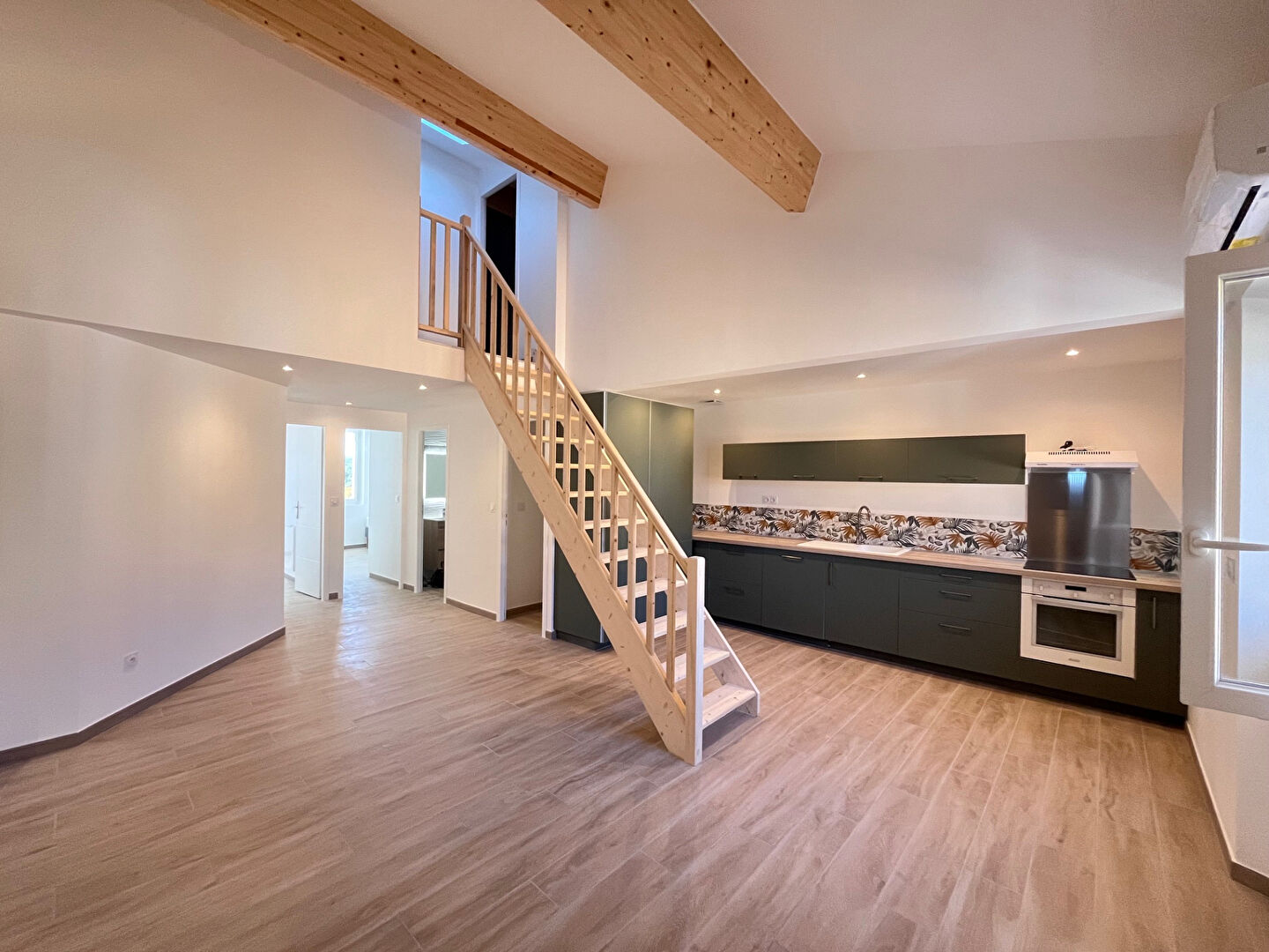 À louer : Appartement 4 pièces à Saint Maximin la Sainte Baume