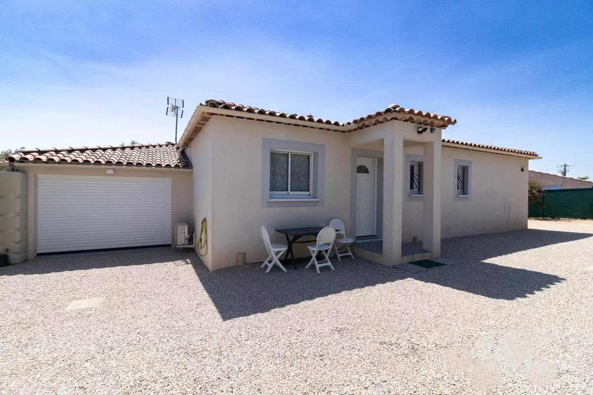 Maison T4 avec piscine et garage à vendre à Tavernes