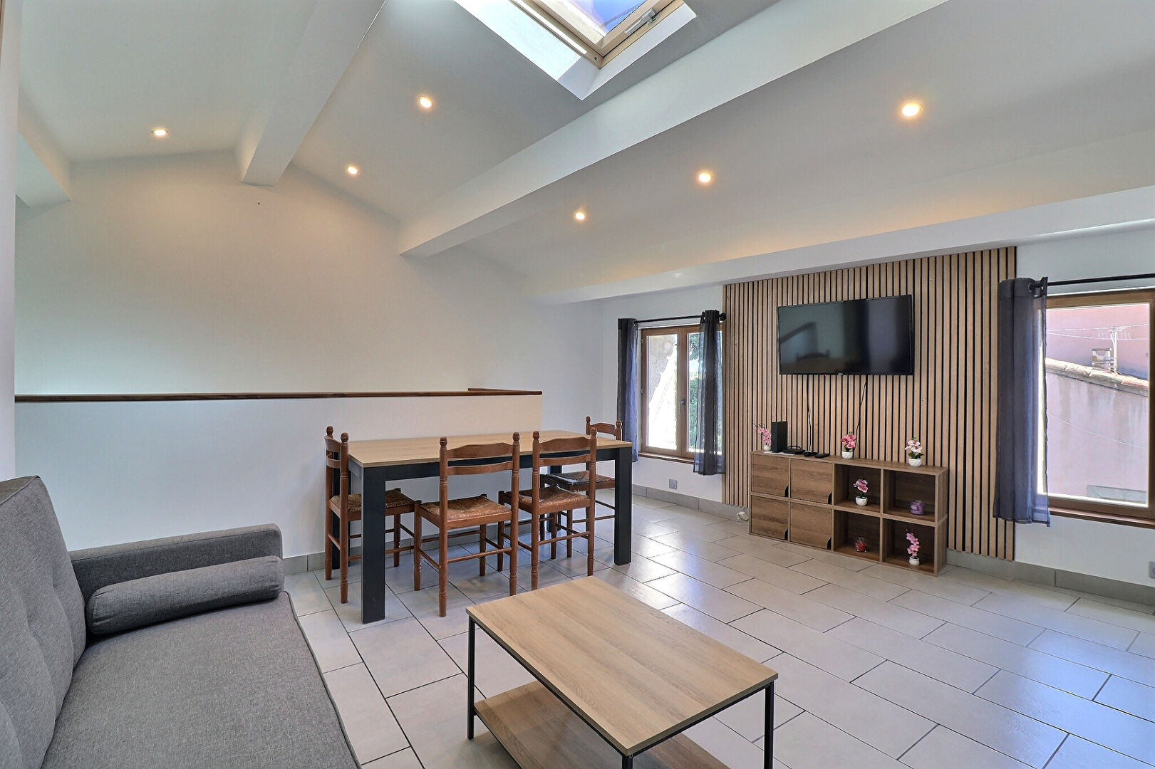 Maison de village T3 avec garage à vendre à Rougiers - Réf. 1527