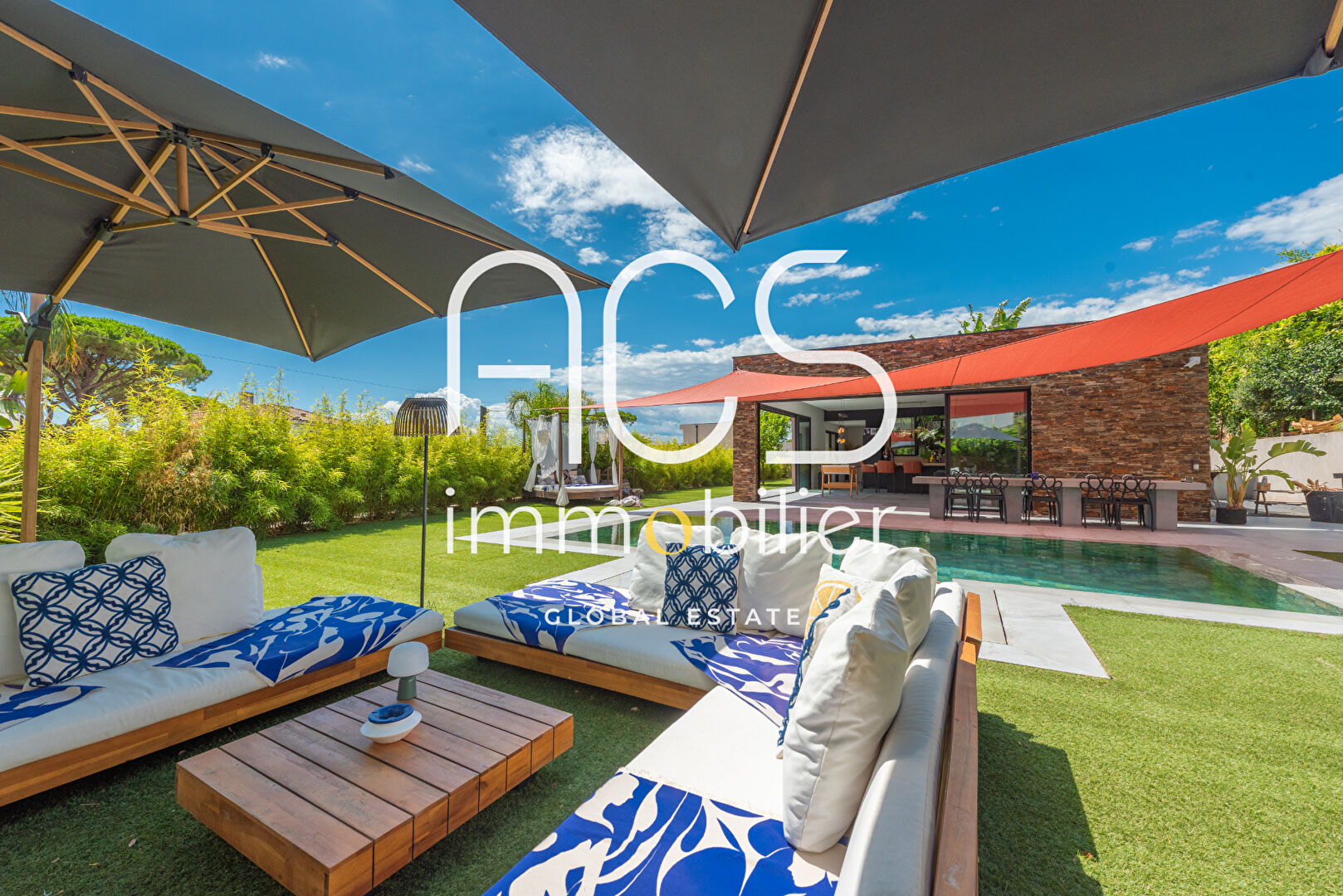 Photo Villa Moderne Saint-Raphaël 5 pièces 220 m2 image 1/6