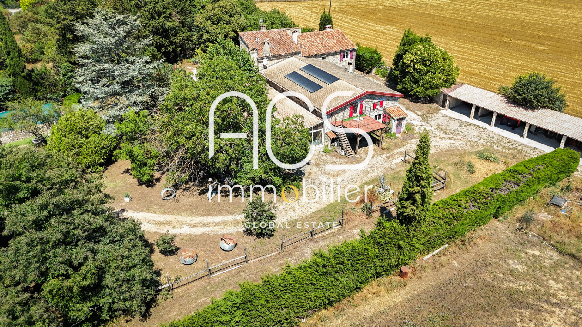 Loft T3 de 133 m3 avec dépendance, grand terrain et installations équestres ? Fayence (Var)