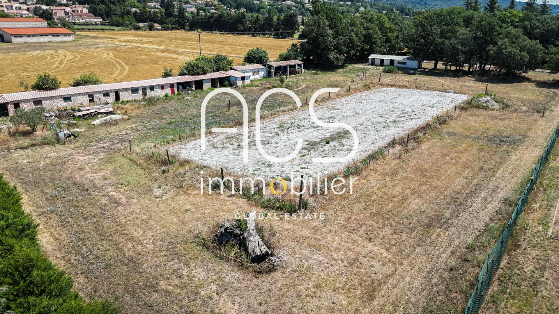 Photo Loft T3 de 167 m² avec dépendance, grand terrain et installations équestres ? Fayence (Var) image 2/6