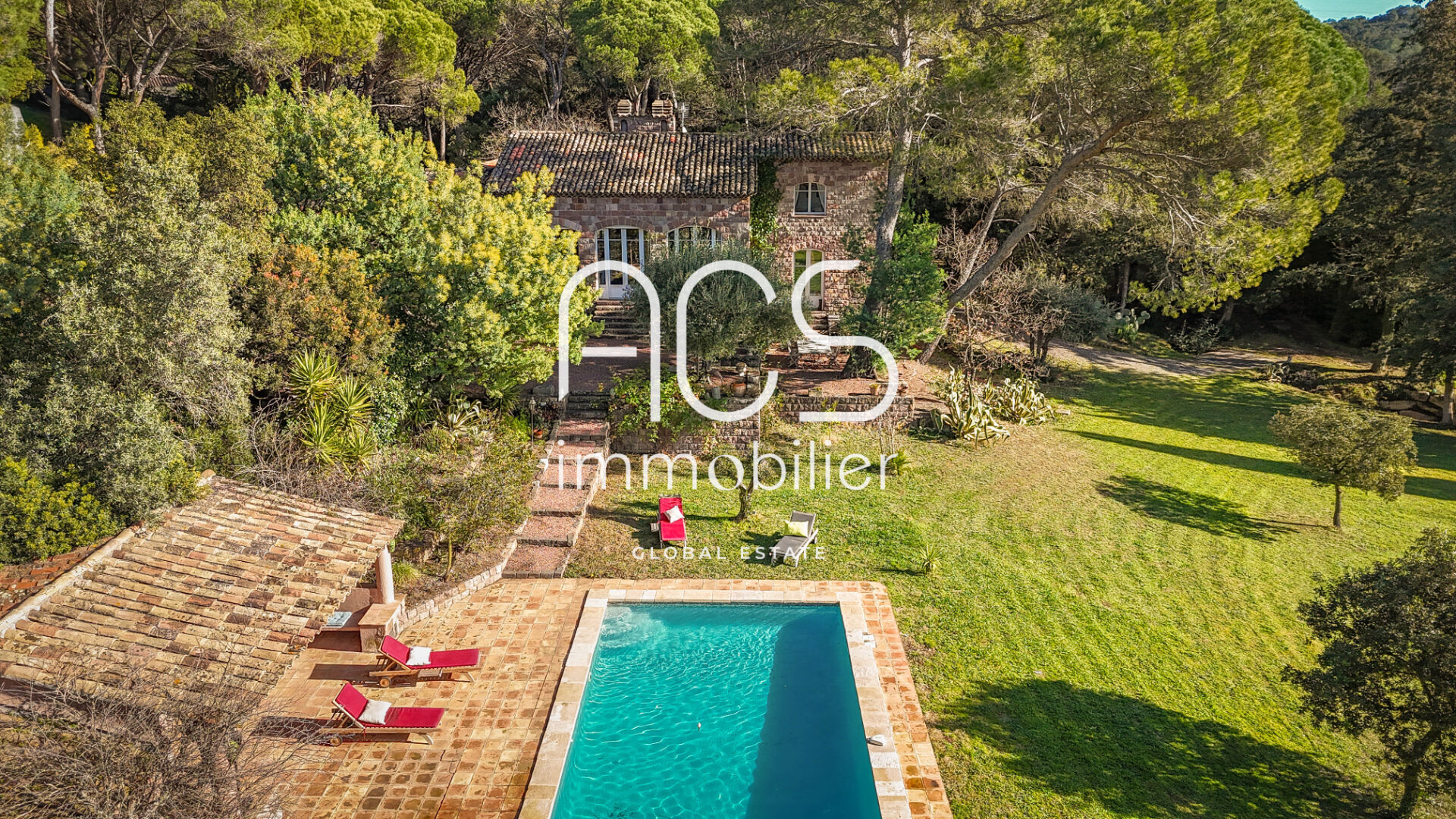 Photo VENTE VILLA SAINT RAPHAEL 8 PIECES et PARC de 10.000 m² - Propriété équestre exceptionnelle et son parc de 10.000 m² - Possibilité chevaux - Entre Cannes et St Tropez image 4/6