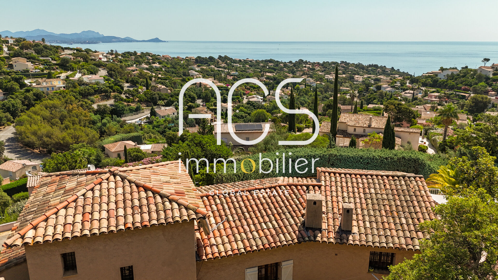 Photo Vente Villa 6 pièces vue mer Les Issambres avec piscine, garage et jardin. image 5/6