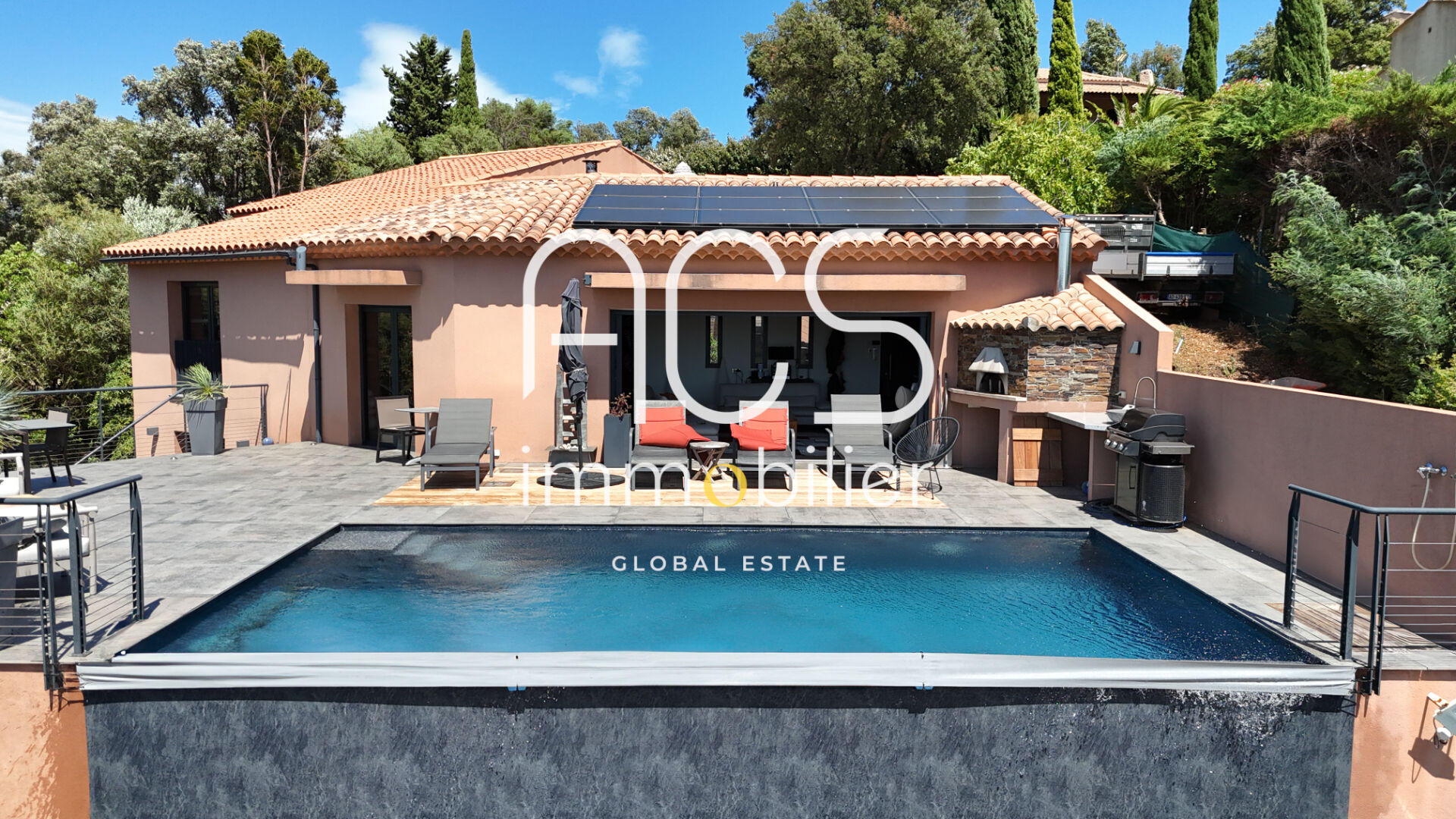 Photo Achat Vente - Villa rénovée 7 pièces Vue Mer et Vignes avec piscine, salle de sport, hammam, salle de cinéma et garage image 4/6