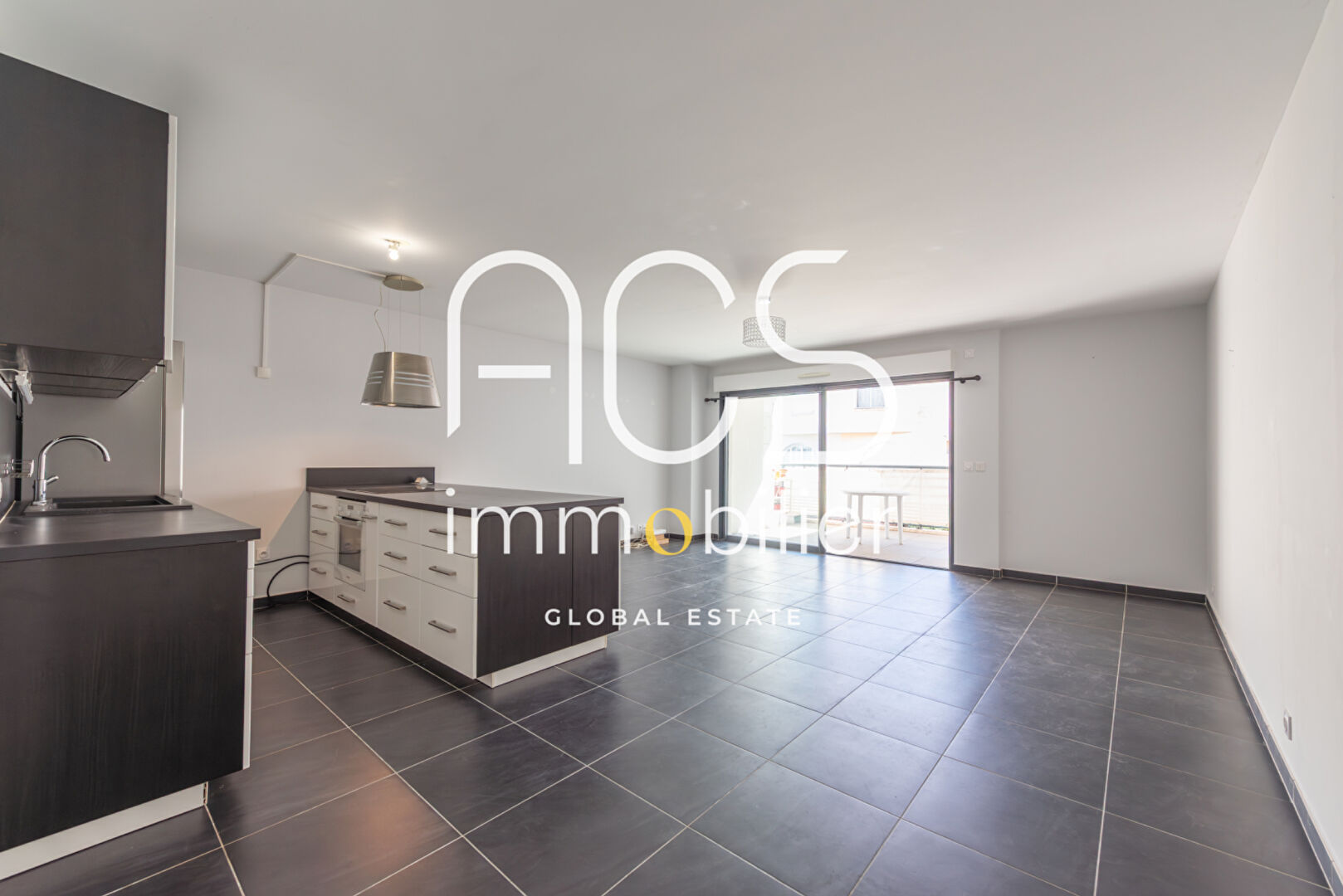 Photo Achat Vente Appartement 3 pièces 77 m² avec terrasse et double garage ? Saint-Raphaël centre image 2/6