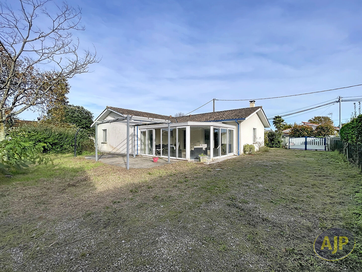 GUJAN MESTRAS - Maison 4 chambres sur terrain de 740 m². - photo 1