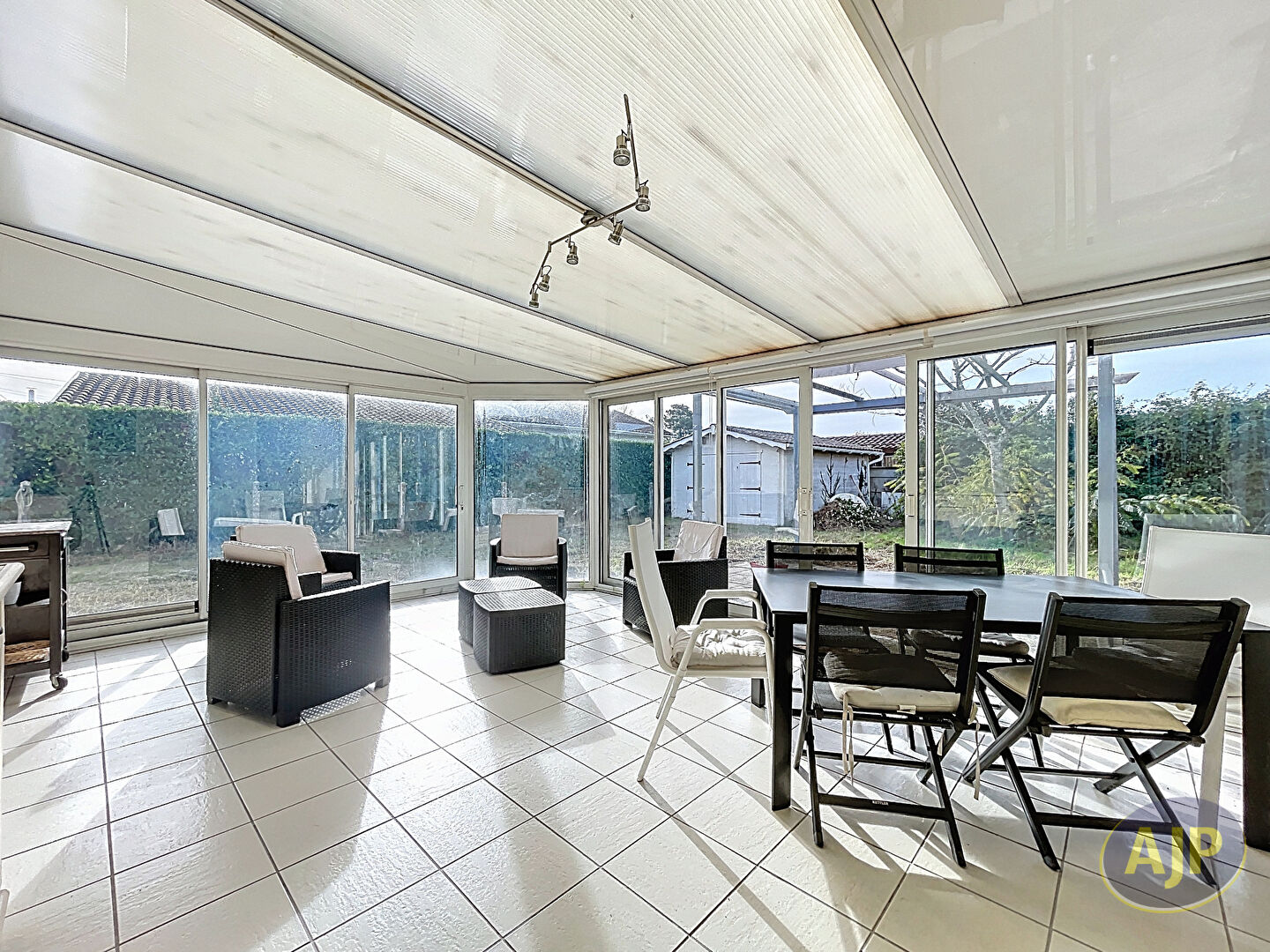 GUJAN MESTRAS - Maison 4 chambres sur terrain de 740 m². - photo 7