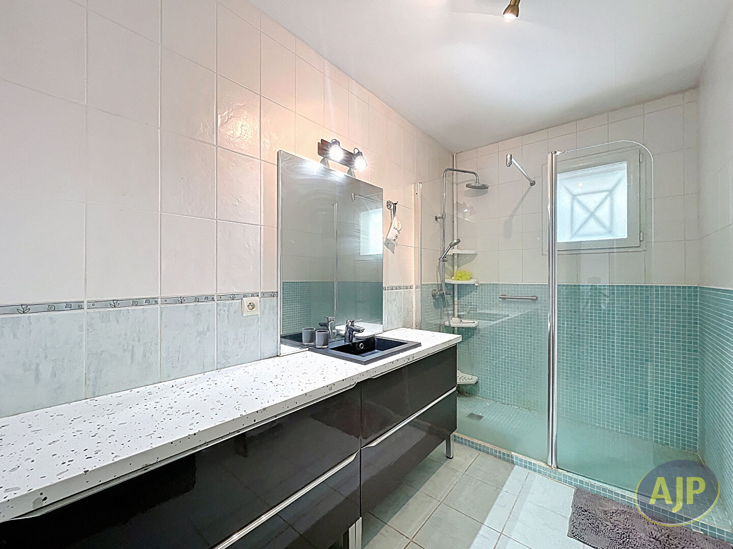 GUJAN MESTRAS - Maison 4 chambres sur terrain de 740 m². - photo 11