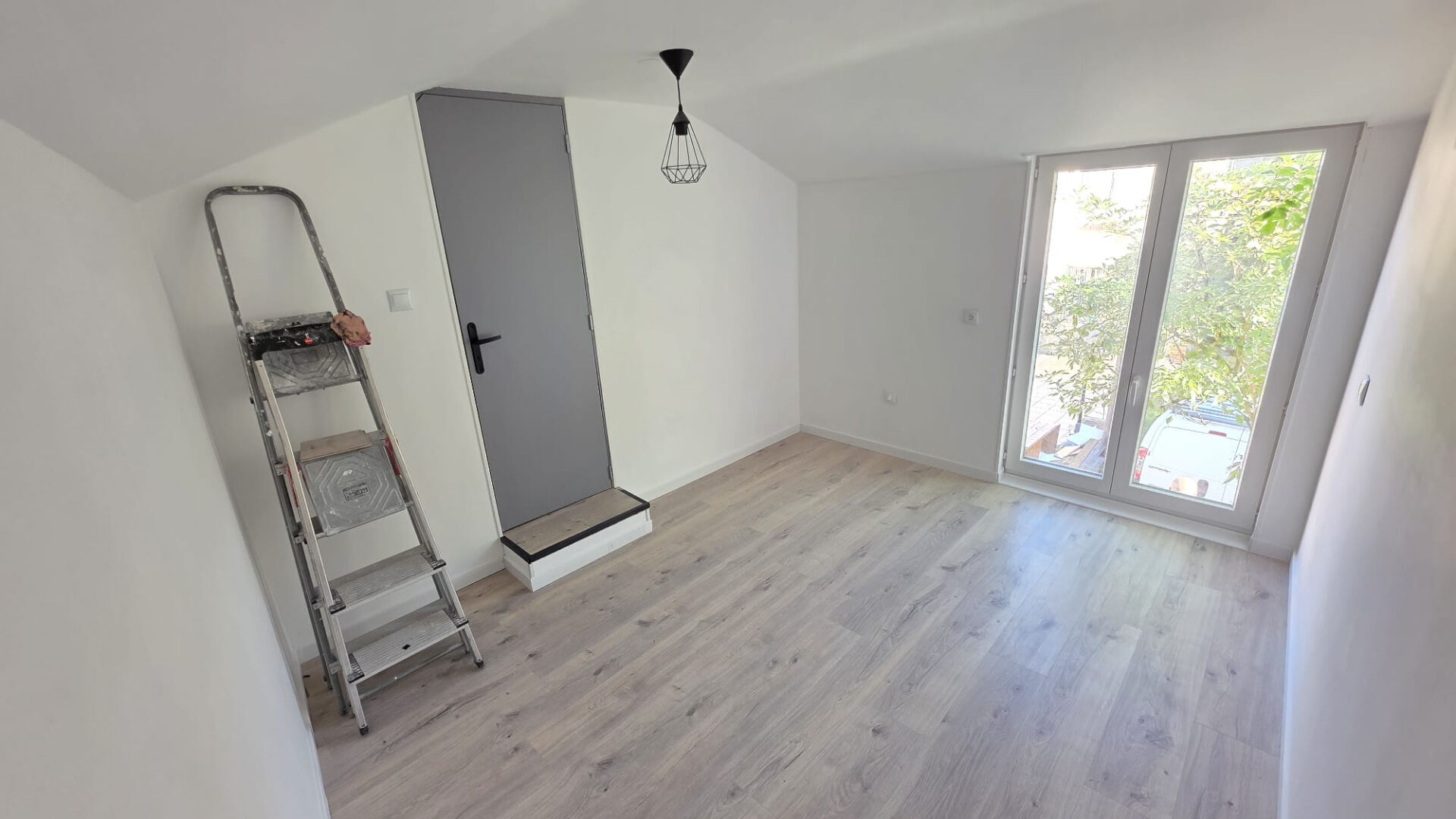 Photo MAISON SEUGY 2 CHAMBRES TERRASSE ET STATIONNEMENT image 6/6