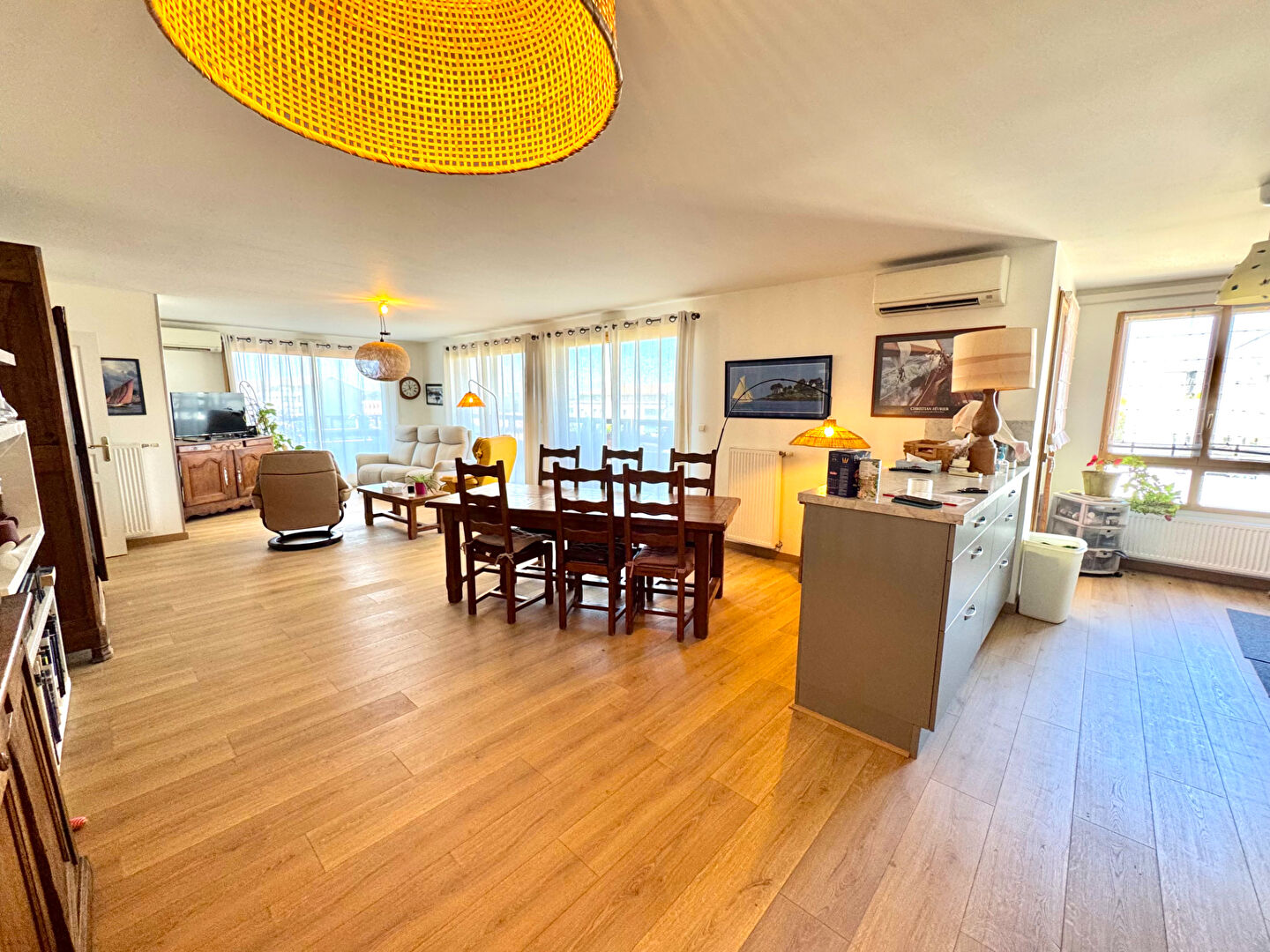 Photo Appartement Decines Charpieu 4 pièce(s) 129.32 m2 image 2/6