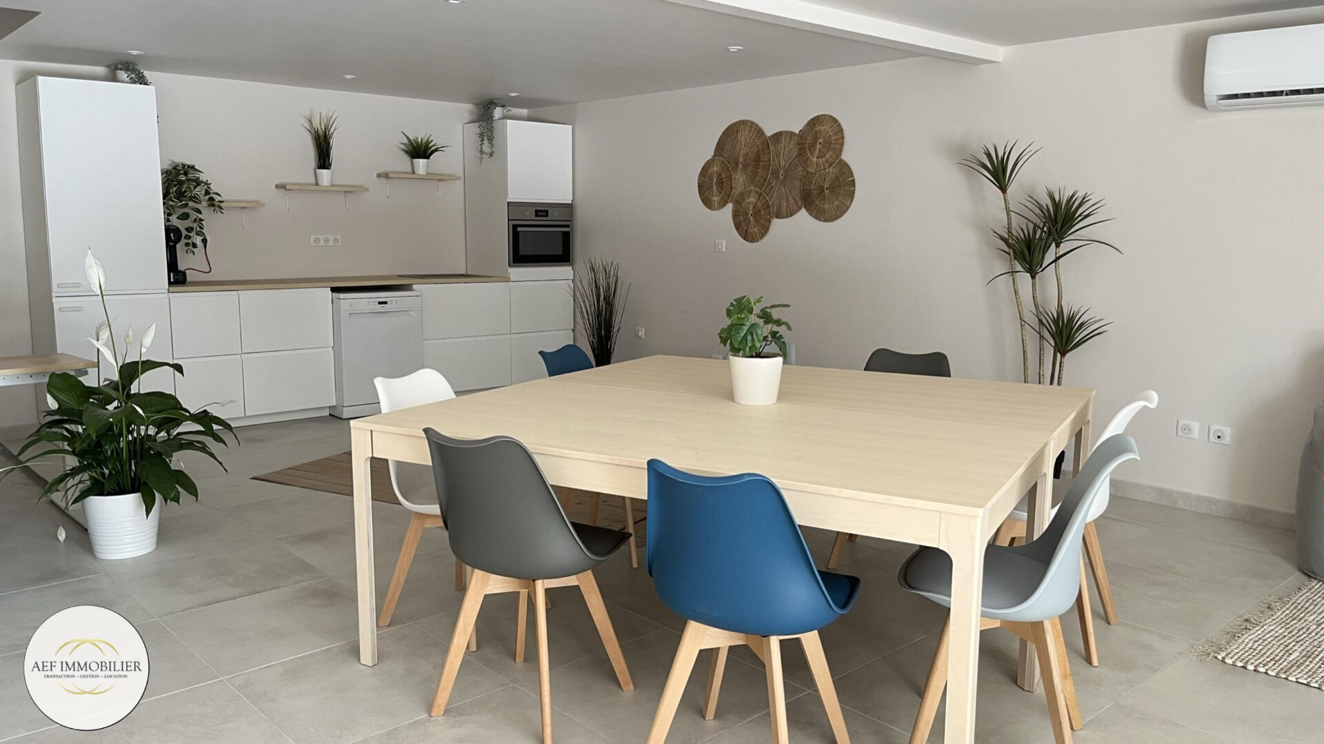 Photo Bureaux avec espace coworking Vic Le Comte 18 m2 image 2/5