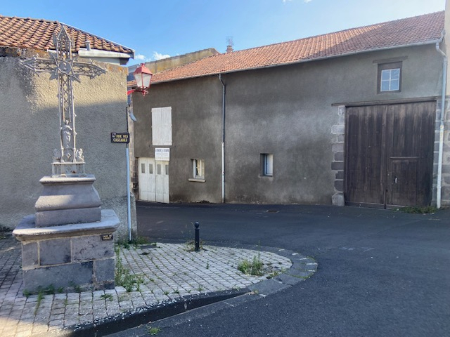 Photo IMMEUBLE /GRANGE Marsat 180 m2 env image 3/6