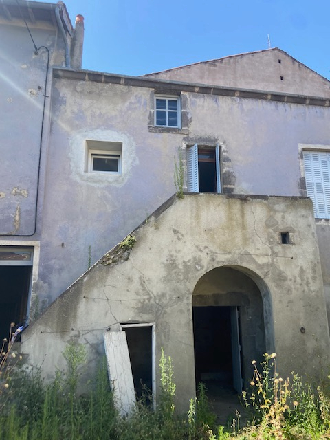 Photo Immeuble a renover Marsat 165 m2 image 2/6