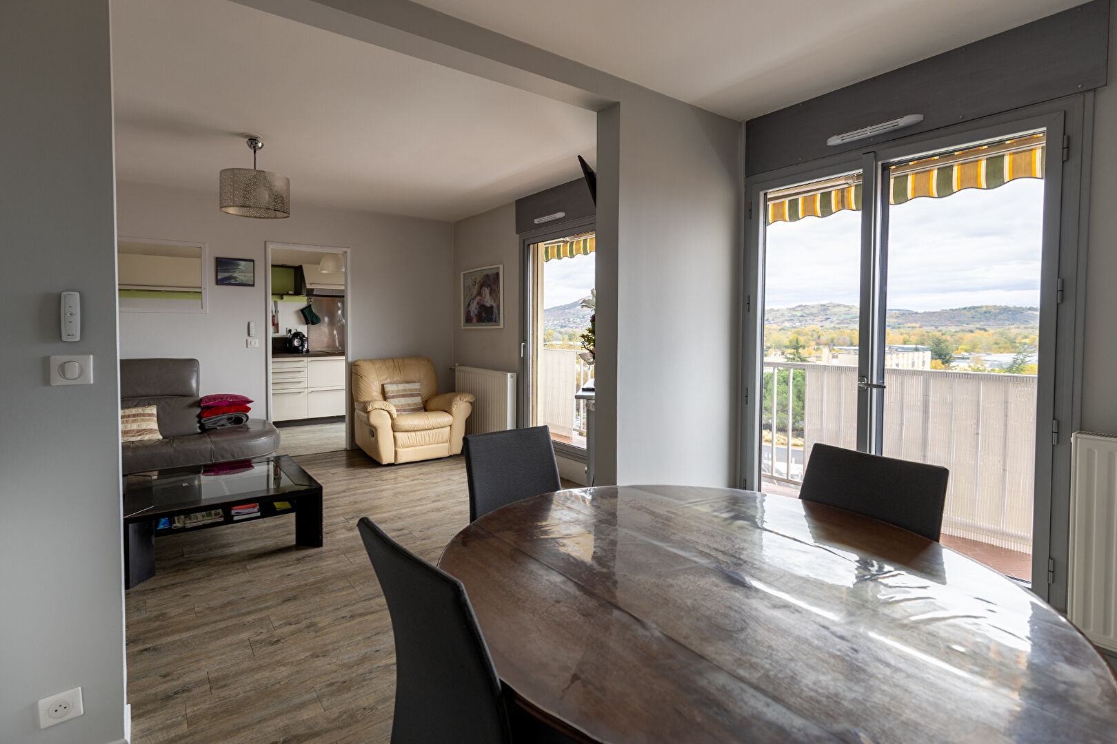 Photo Appartement Cournon D'auvergne 5 pièce(s) 91.54 m2 image 2/6