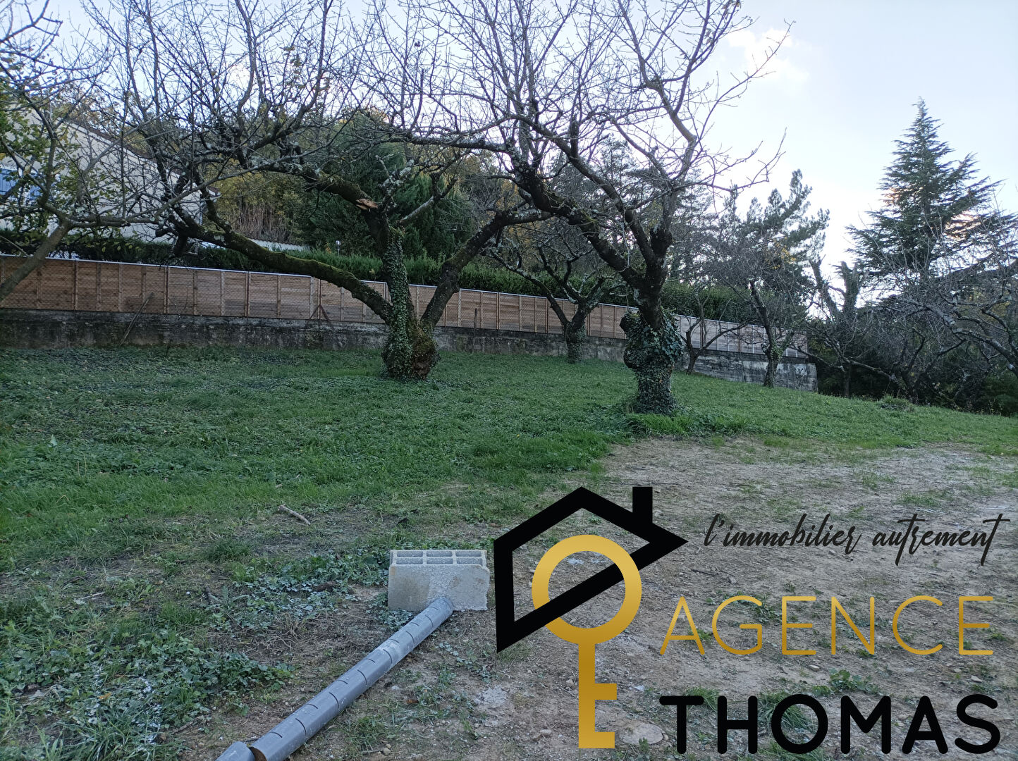 Photo Terrain viabilisé 979 m2 image 4/6