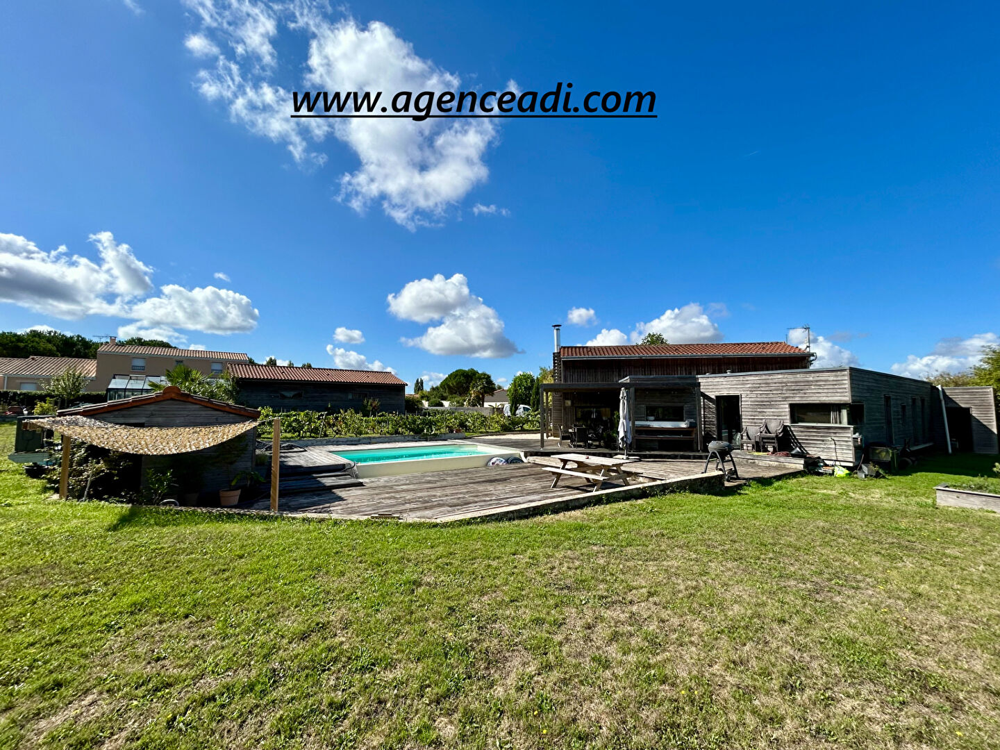 Agence immobilière de AGENCE ADI IMMOBILIER - AGENCE ADI IMMOBILIER LA CRECHE