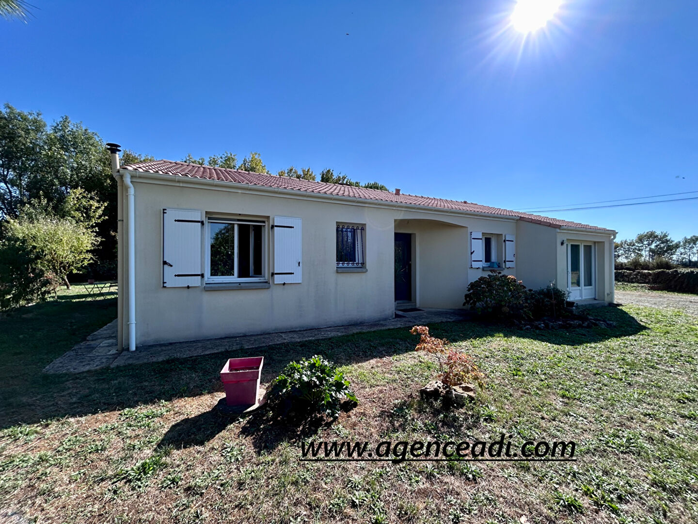 Agence immobilière de AGENCE ADI IMMOBILIER - AGENCE ADI IMMOBILIER LA CRECHE