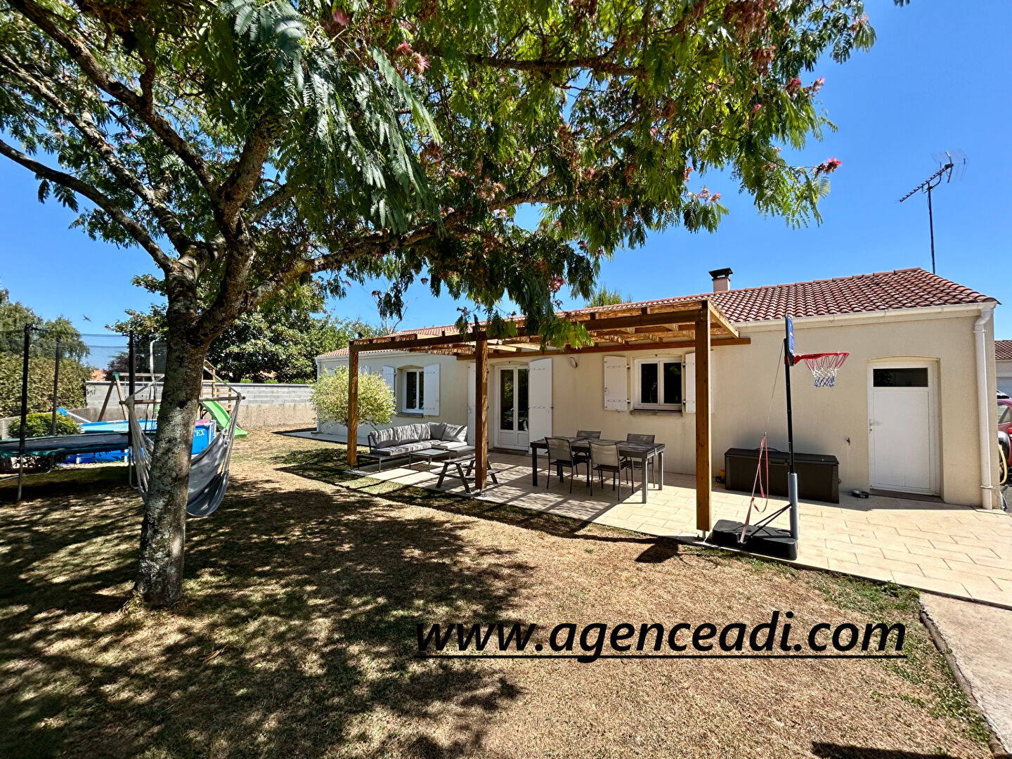 Agence immobilière de AGENCE ADI IMMOBILIER - AGENCE ADI IMMOBILIER LA CRECHE