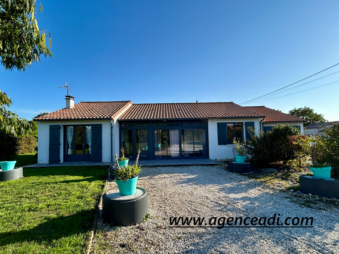 Agence immobilière de AGENCE ADI IMMOBILIER - AGENCE ADI IMMOBILIER LA CRECHE