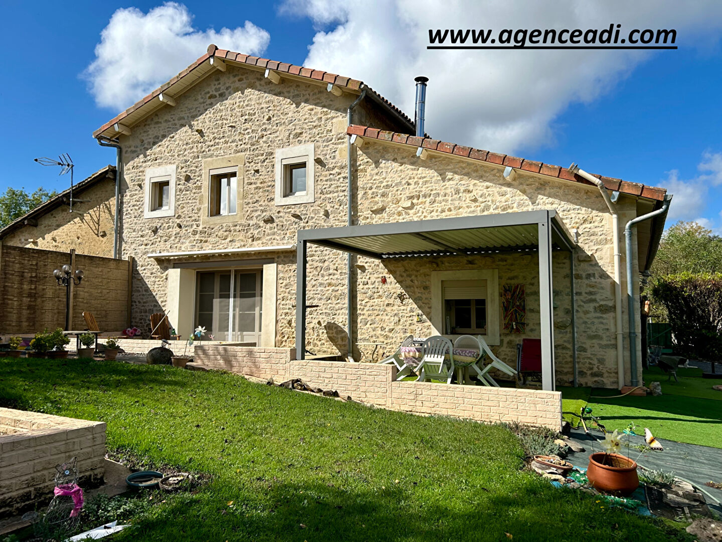 Agence immobilière de AGENCE ADI IMMOBILIER - AGENCE ADI IMMOBILIER LA CRECHE