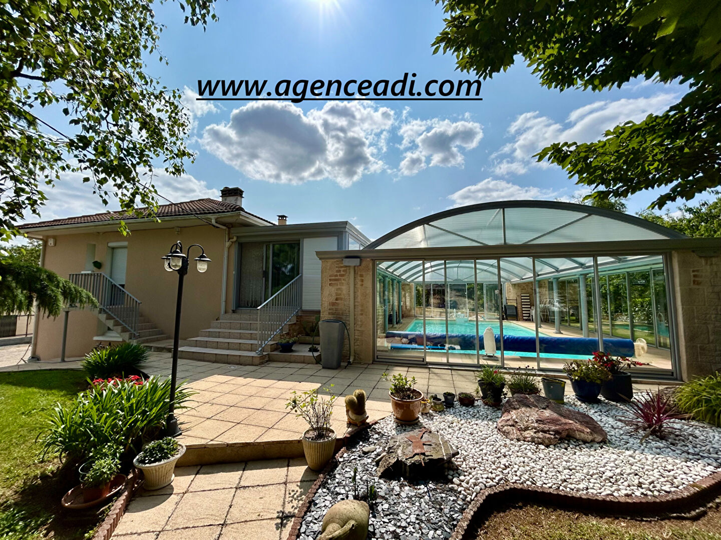 Agence immobilière de AGENCE ADI IMMOBILIER - AGENCE ADI IMMOBILIER LA CRECHE