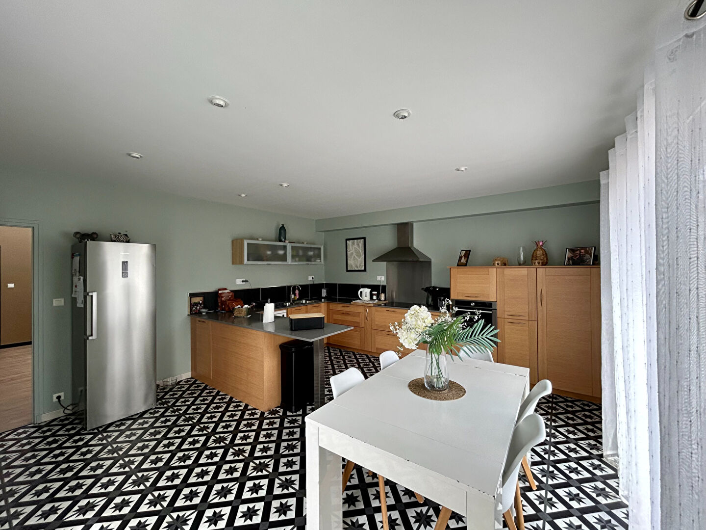 Photo Maison Aigondigné 8 pièce(s) 203 m2 image 3/6