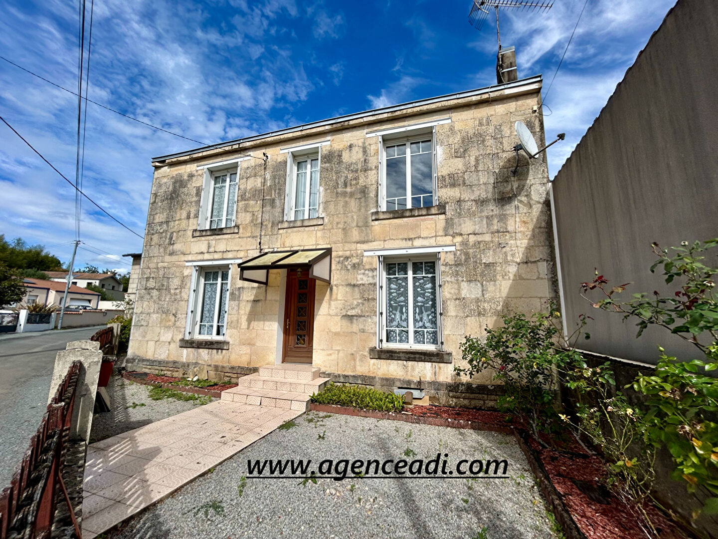 Agence immobilière de AGENCE ADI IMMOBILIER - AGENCE ADI IMMOBILIER LA CRECHE