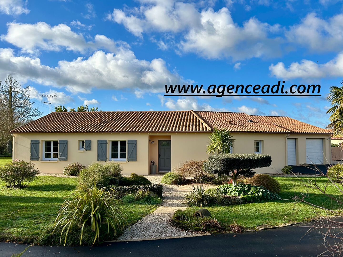 Agence immobilière de AGENCE ADI IMMOBILIER - AGENCE ADI IMMOBILIER LA CRECHE