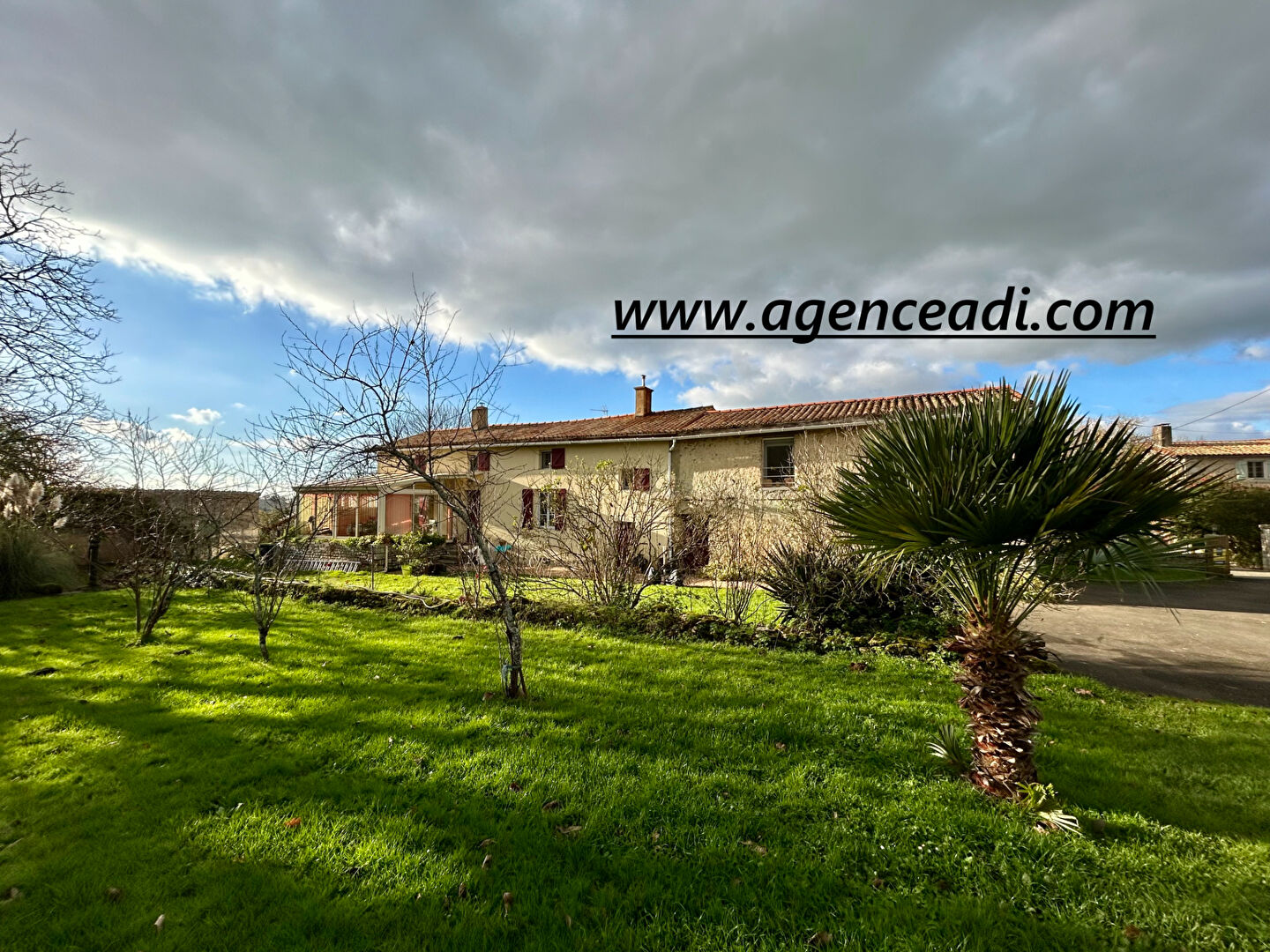 Agence immobilière de AGENCE ADI IMMOBILIER - AGENCE ADI IMMOBILIER LA CRECHE