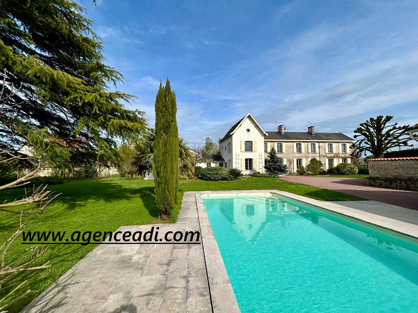 Agence immobilière de AGENCE ADI IMMOBILIER - AGENCE ADI IMMOBILIER LA CRECHE