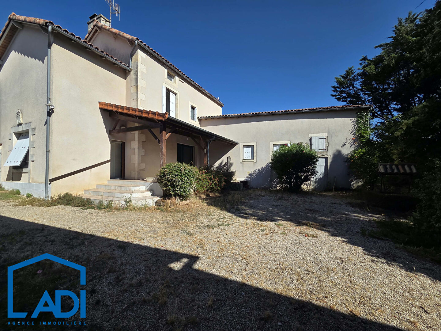 Agence immobilière de AGENCE ADI IMMOBILIER - AGENCE ADI IMMOBILIER ST MAIXENT L ECOLE