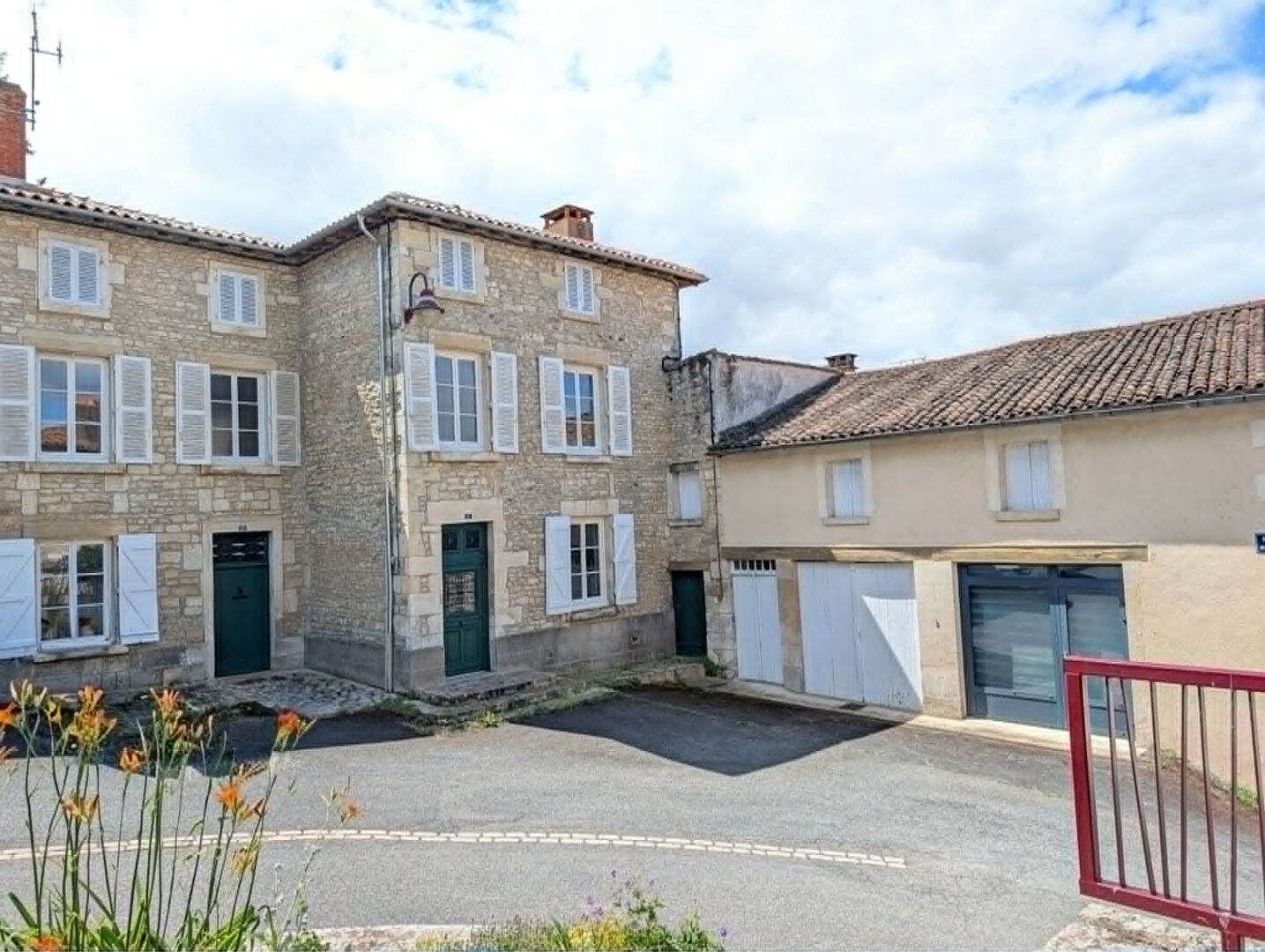 Agence immobilière de AGENCE ADI IMMOBILIER - AGENCE ADI IMMOBILIER LA MOTHE ST HERAY