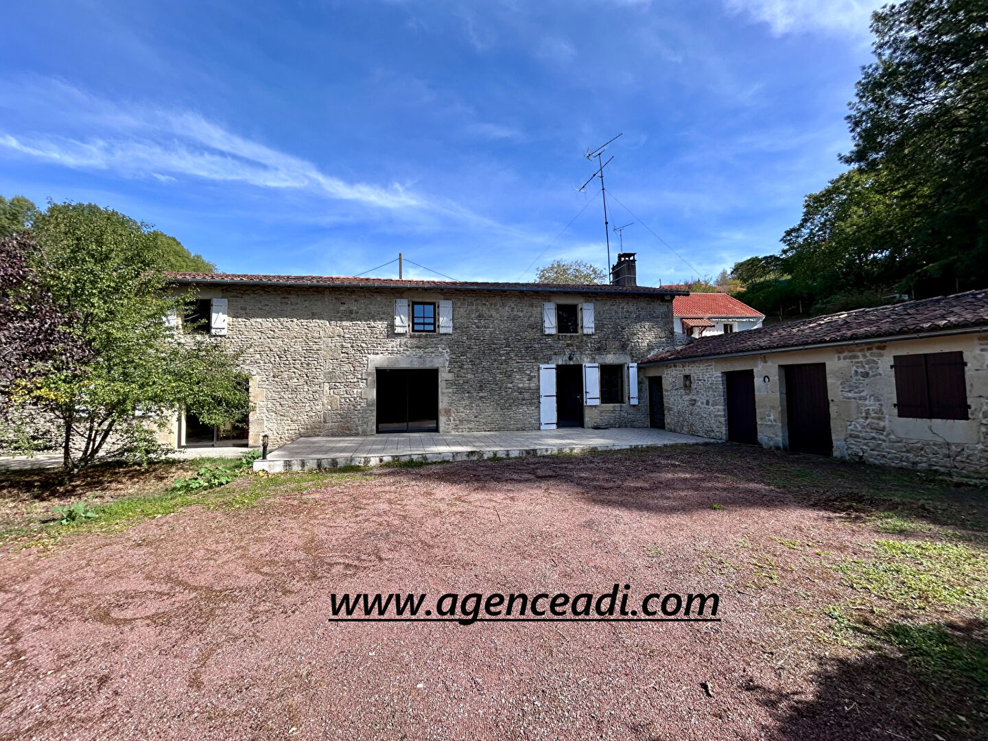 Agence immobilière de AGENCE ADI IMMOBILIER - AGENCE ADI IMMOBILIER LA CRECHE