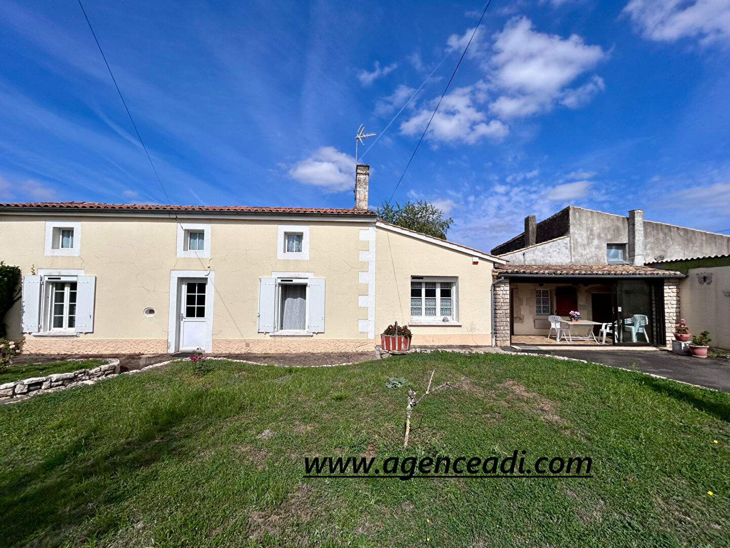 Agence immobilière de AGENCE ADI IMMOBILIER - AGENCE ADI IMMOBILIER LA CRECHE