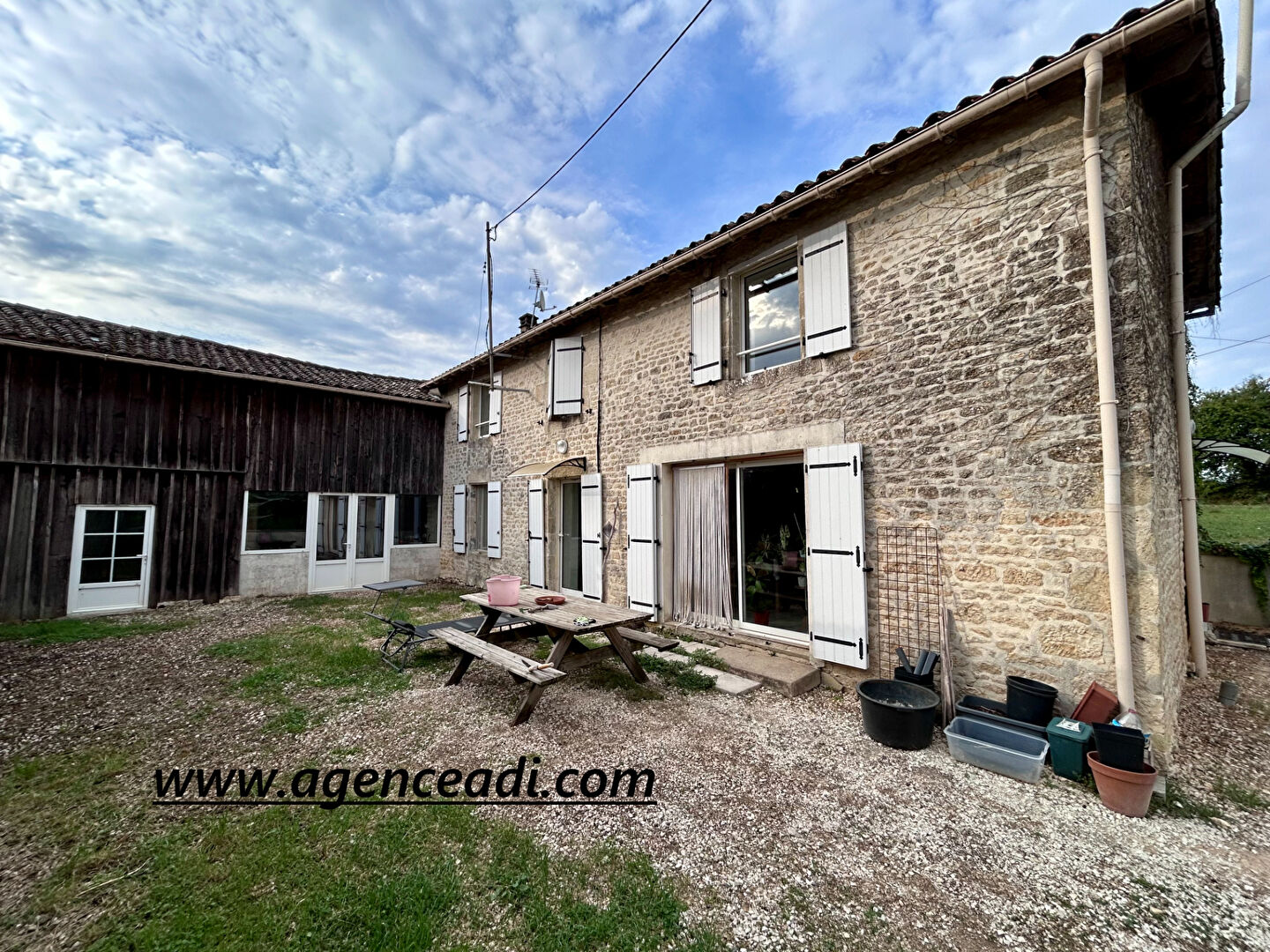 Agence immobilière de AGENCE ADI IMMOBILIER - AGENCE ADI IMMOBILIER LA CRECHE