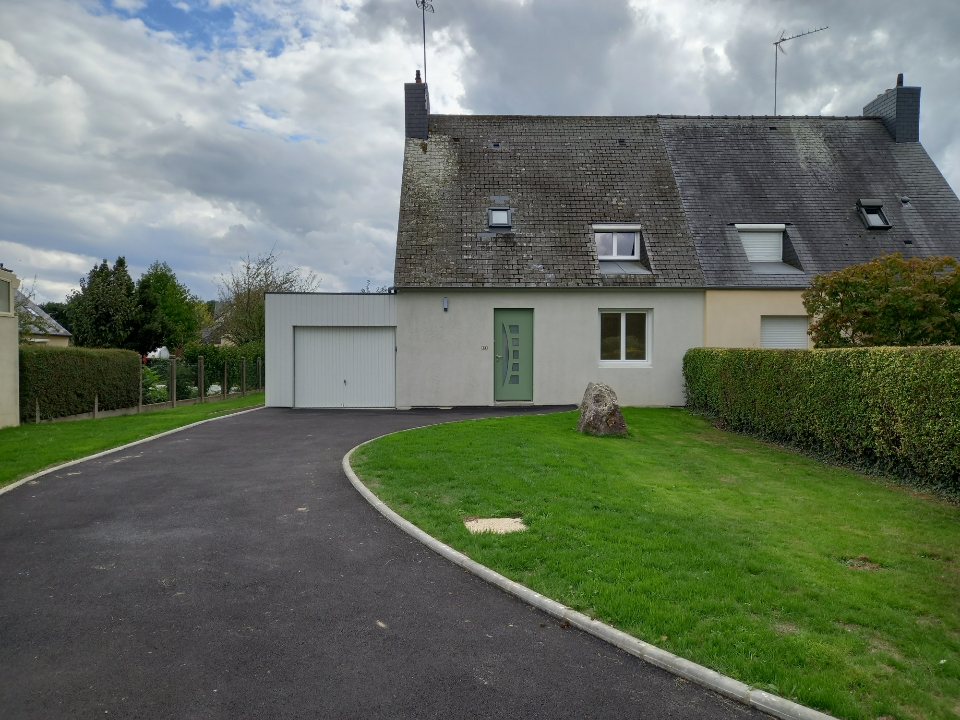 Photo Proche commerce Maison T4 image 3/6