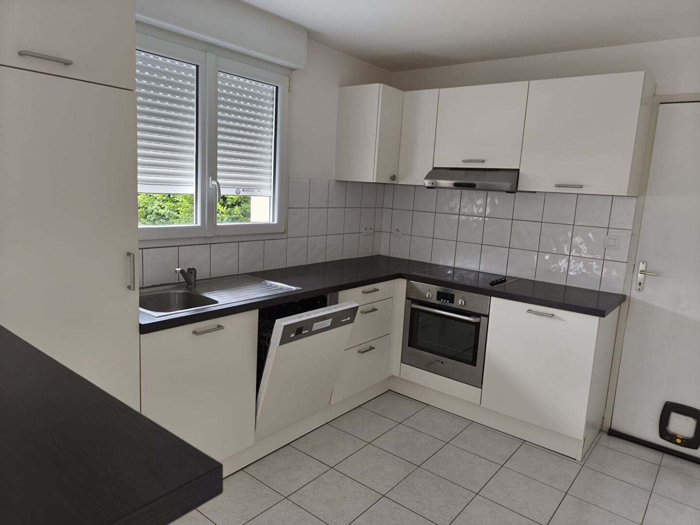 Photo EN EXCLUSIVITE PROCHE VITRE image 2/5