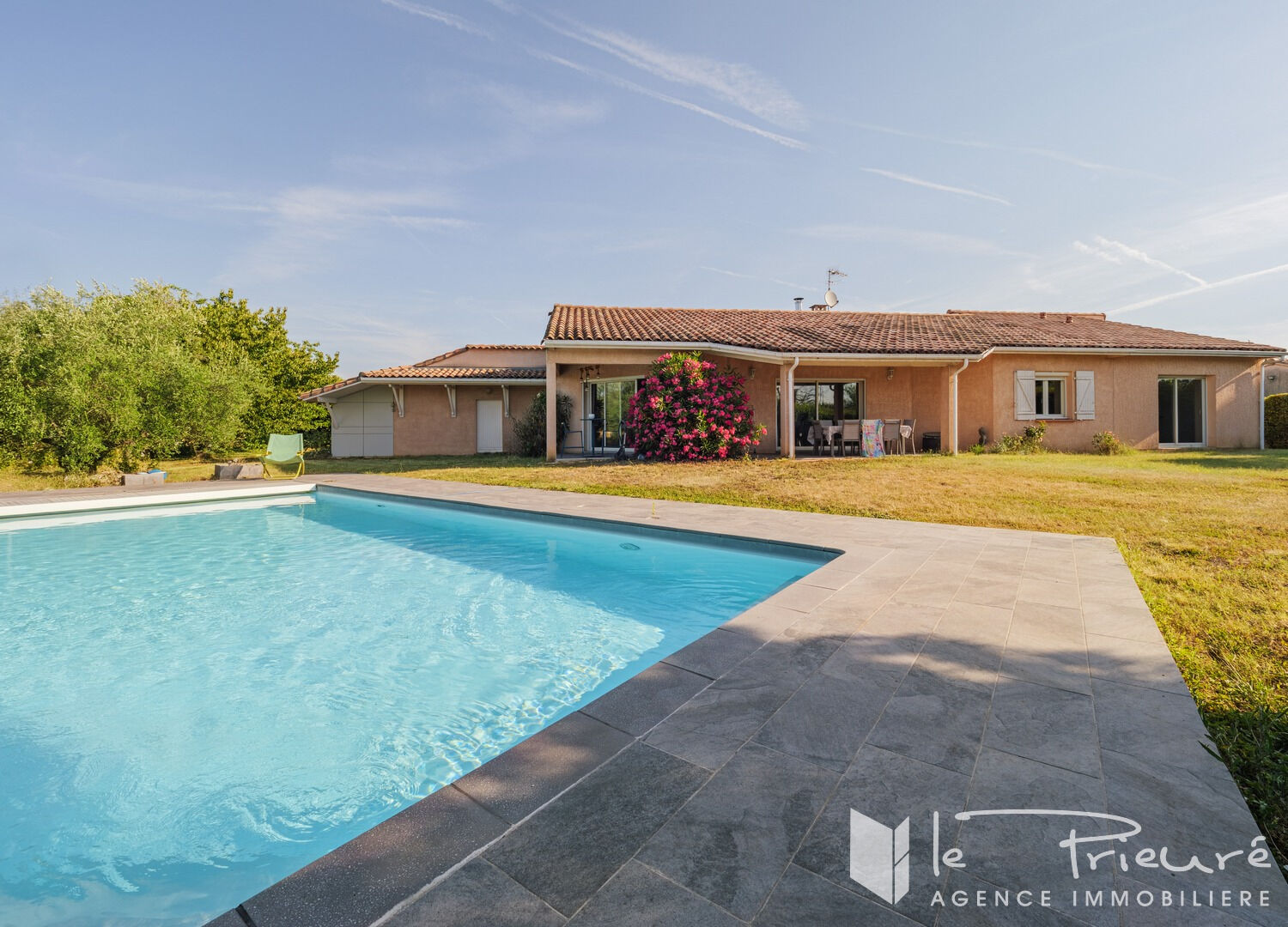 À quelques minutes d'Albi, villa de plain-pied avec piscine et double garage, secteur Ouest.