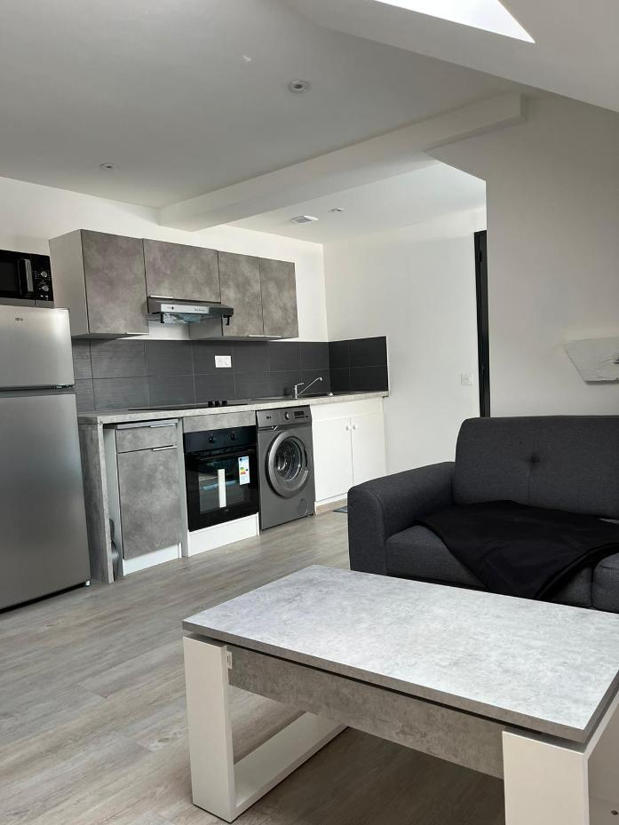 Photo STUDIO MEUBLE AU 3EME ETAGE image 4/6