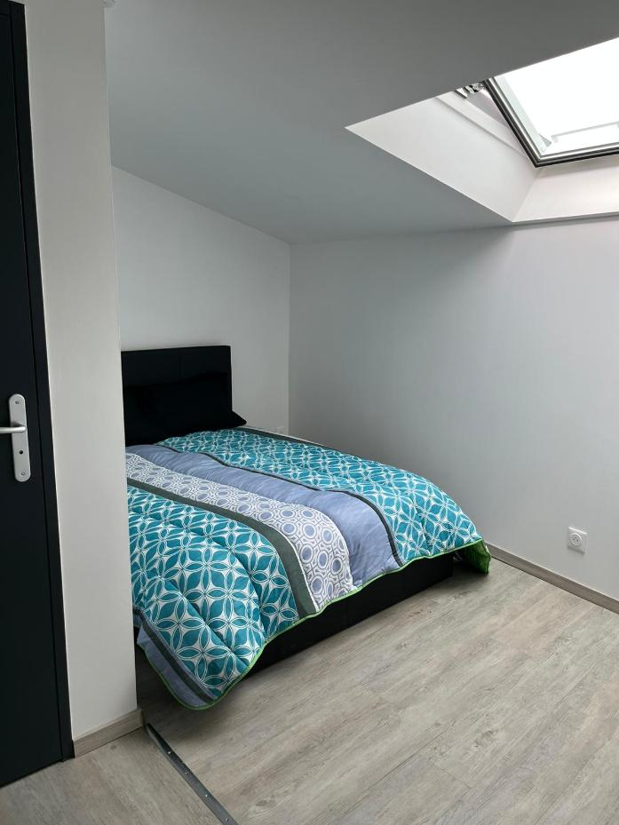 Photo STUDIO MEUBLE AU 3EME ETAGE image 5/6